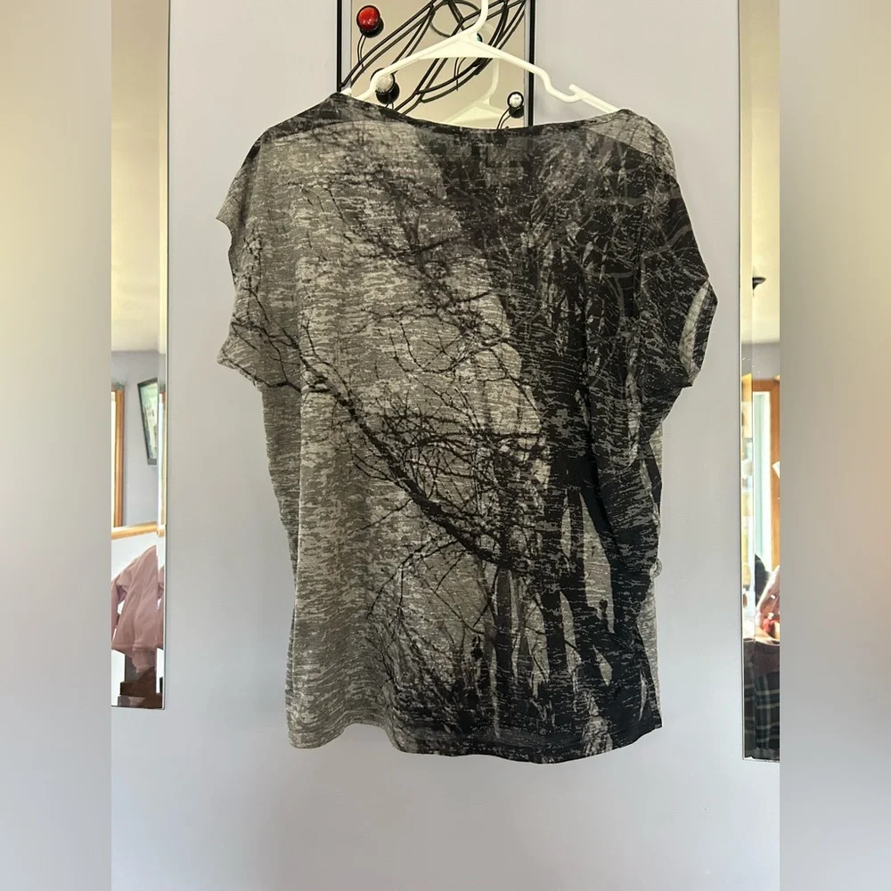 Gray Graphic Women's Top - Picture 2 of 3